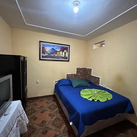 Hospedaje Gonzalez San Pedro La Laguna Bagian luar foto