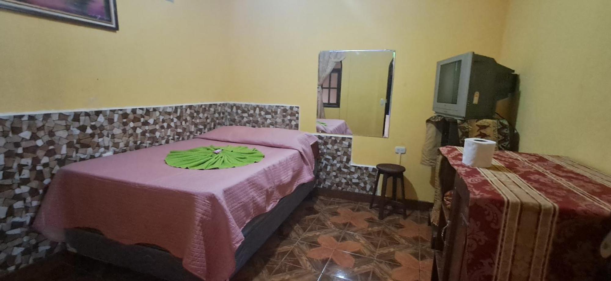 Hospedaje Gonzalez San Pedro La Laguna Bagian luar foto