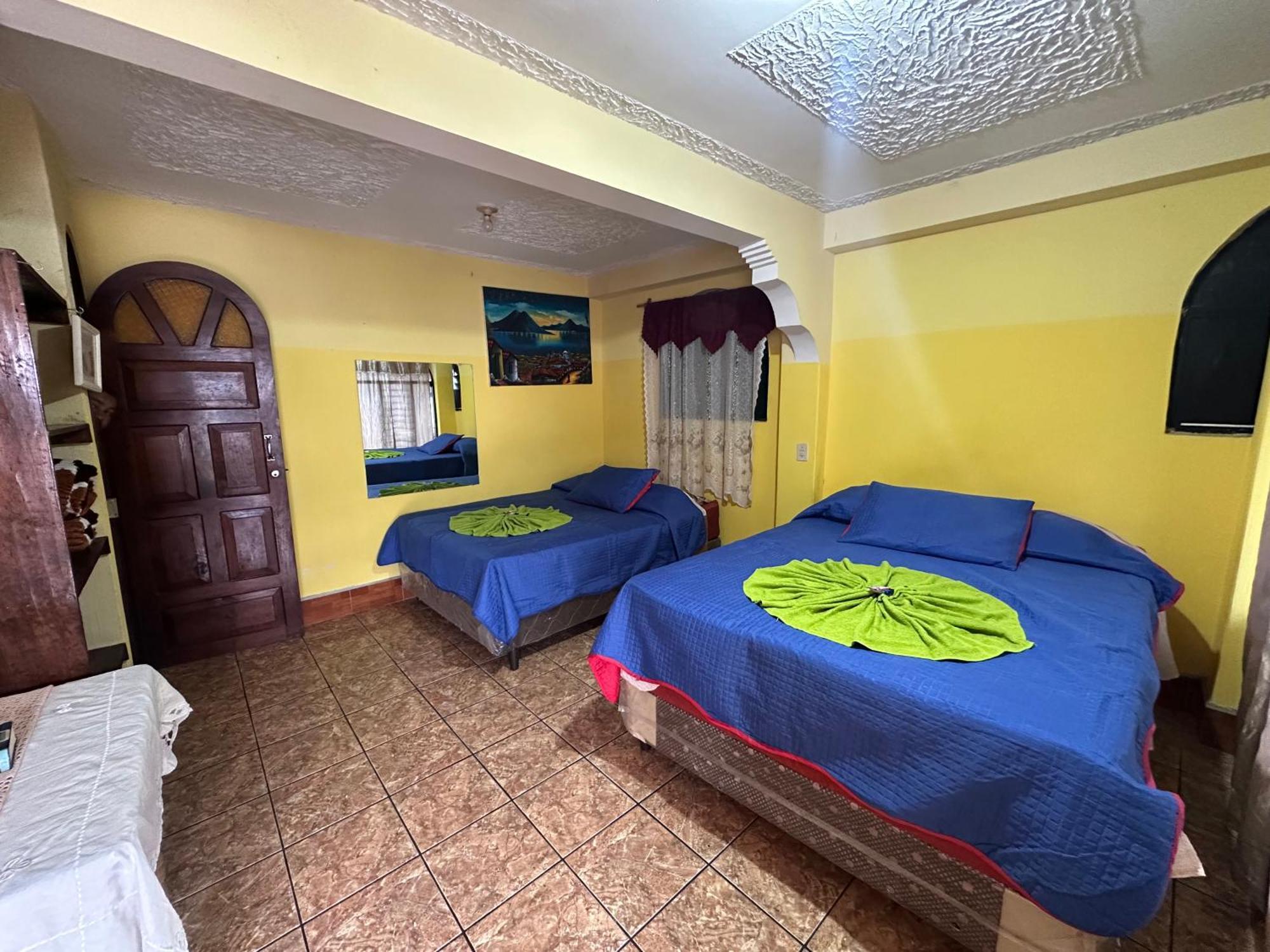 Hospedaje Gonzalez San Pedro La Laguna Bagian luar foto