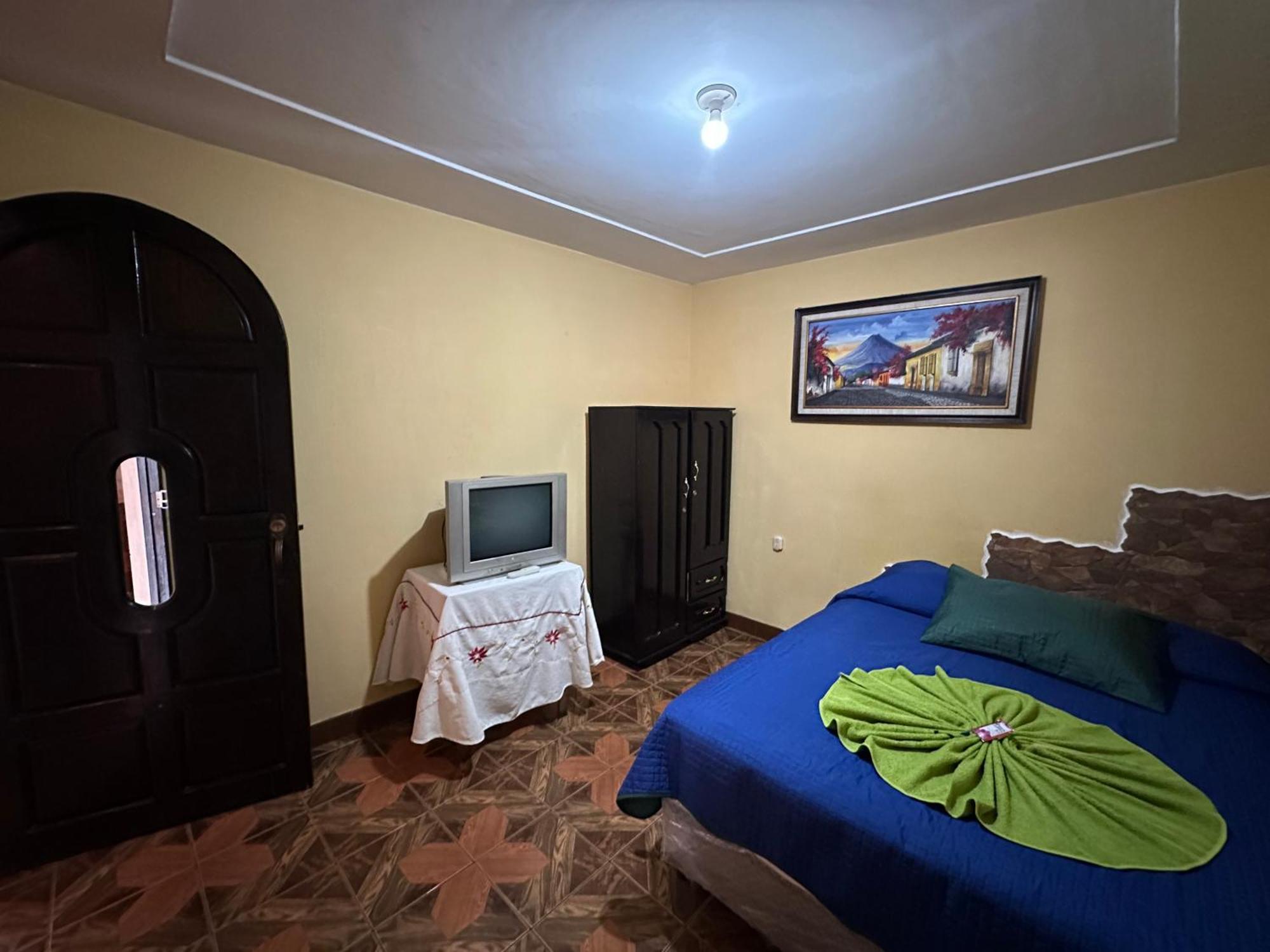 Hospedaje Gonzalez San Pedro La Laguna Bagian luar foto