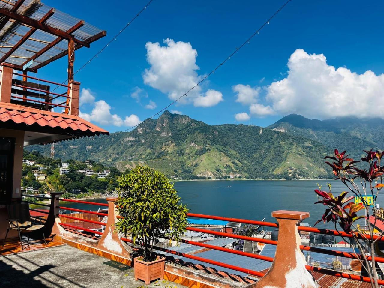 Hospedaje Gonzalez San Pedro La Laguna Bagian luar foto